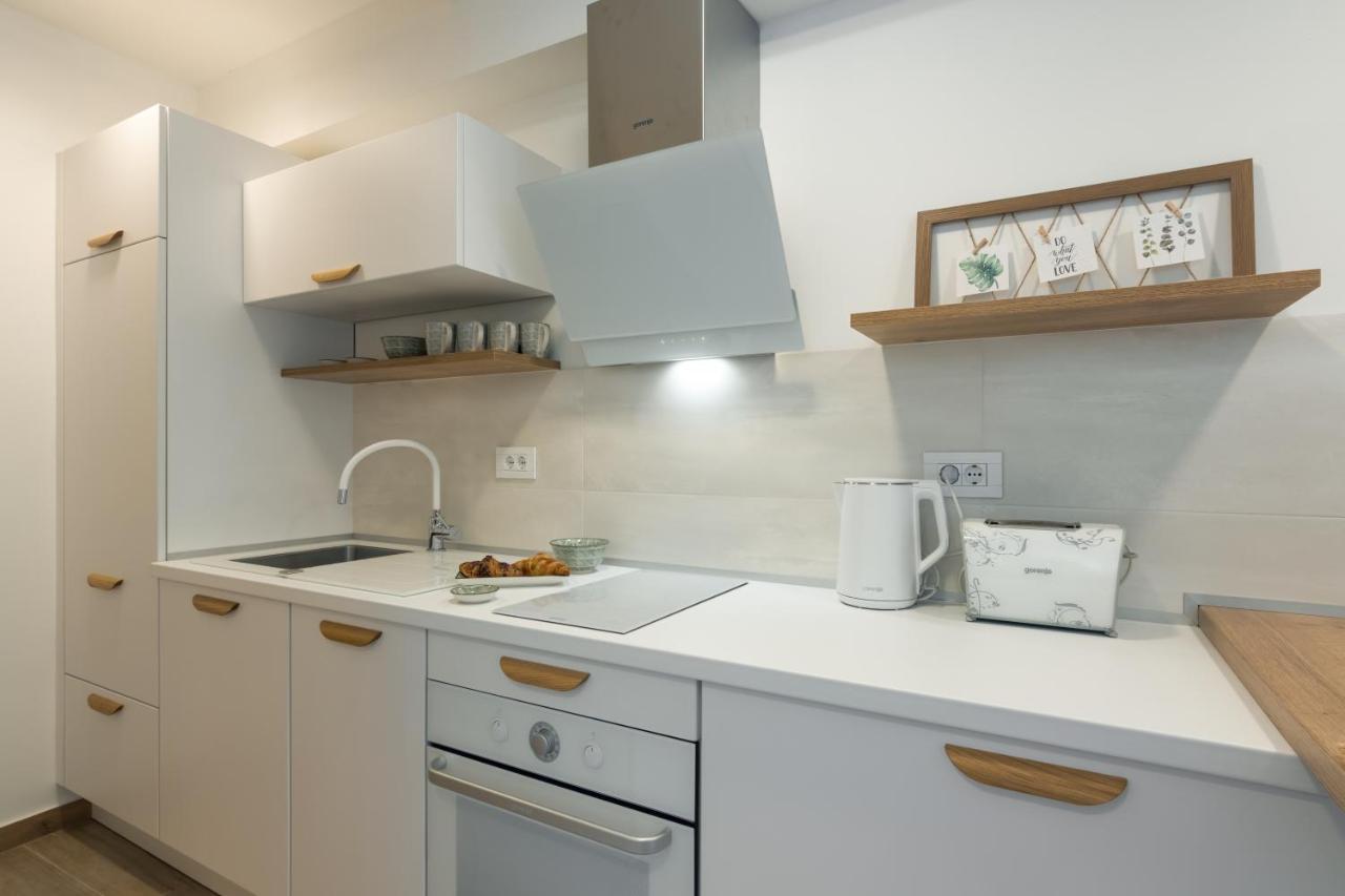 Apartment Norah With Private Parking 普拉 外观 照片
