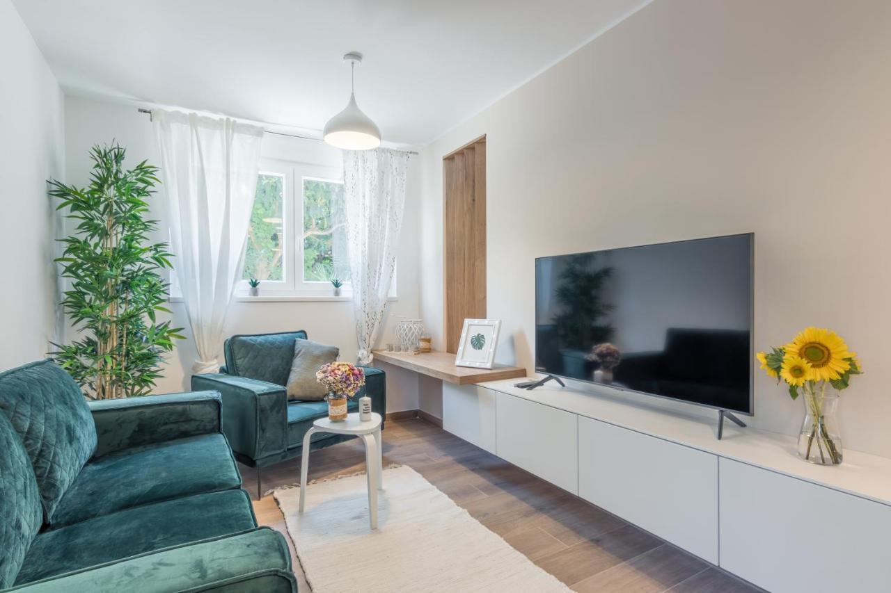 Apartment Norah With Private Parking 普拉 外观 照片