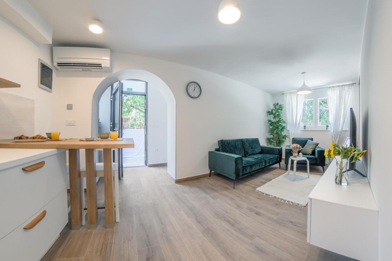 Apartment Norah With Private Parking 普拉 外观 照片